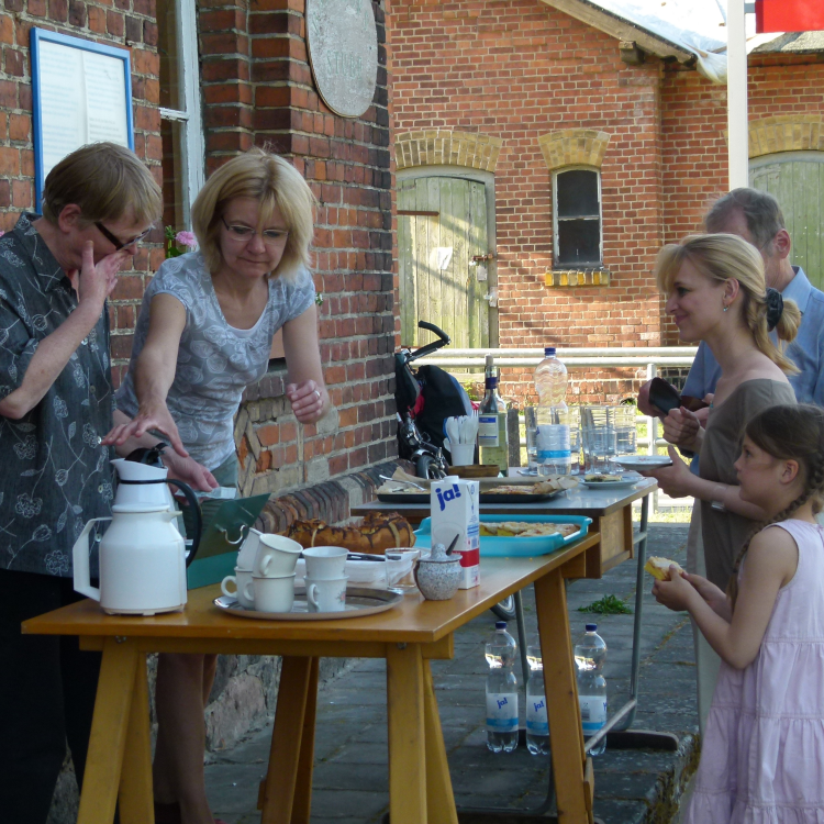 Immer begehrt sind die Kuchen-Tische